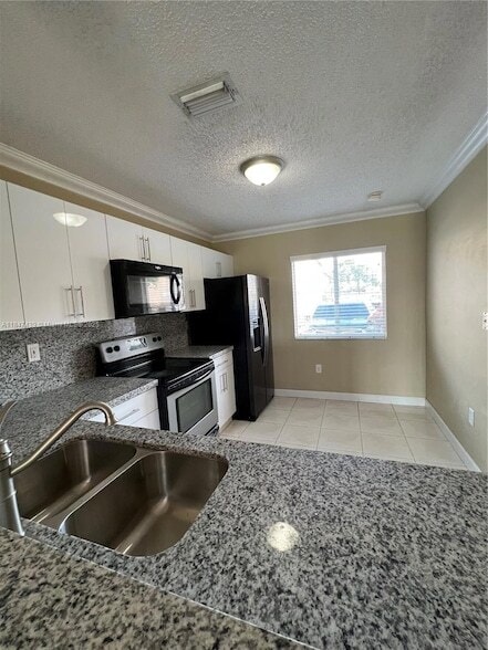 Building Photo - 17798 SW 139th Ct