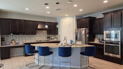 Building Photo - 3607 E Salter Dr