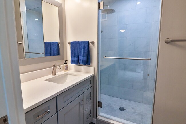 Building Photo - 9633 Cinnamon Creek Dr