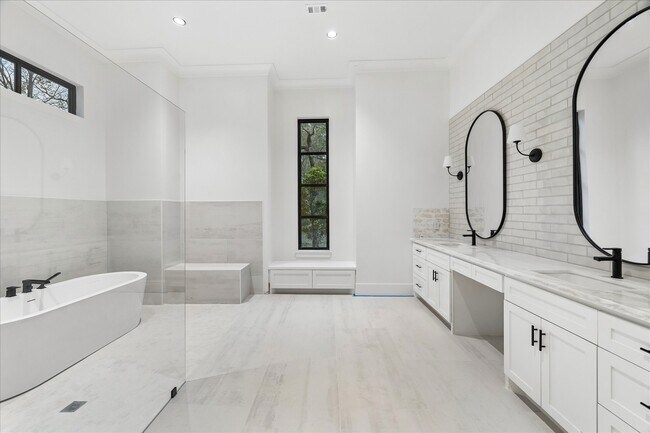 Building Photo - 5 Buttonbush Ct