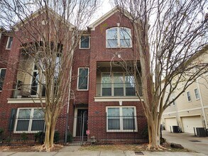 Building Photo - 4100 Blossom St