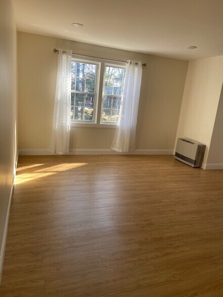 Building Photo - 158 N Twin Oaks Ter