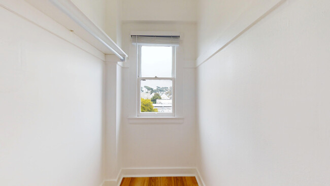 Building Photo - 1294 Grove St