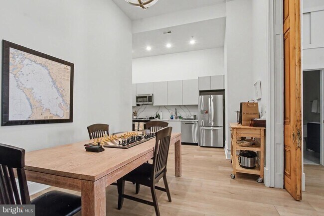 Building Photo - 1824 Chestnut St