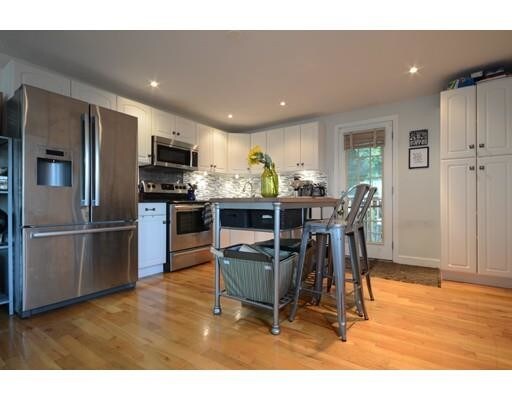 Building Photo - 99 Russell St