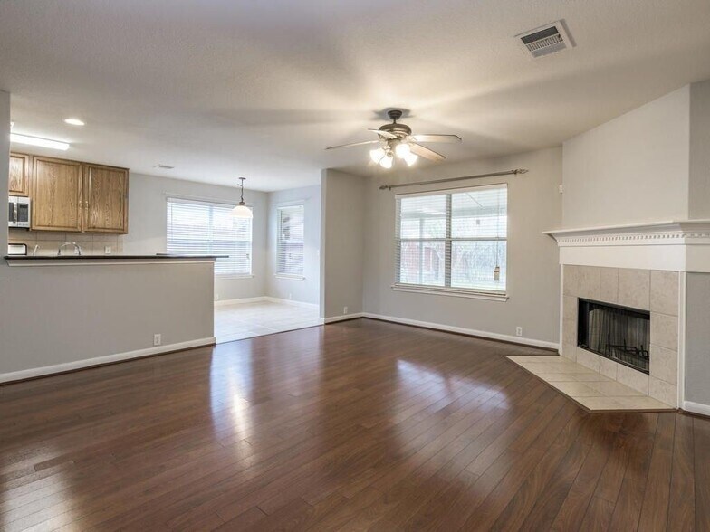 Building Photo - 2316 Paradise Ridge Dr