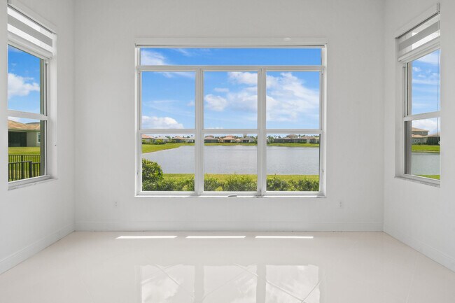 Building Photo - 9019 SW Terzi Wy