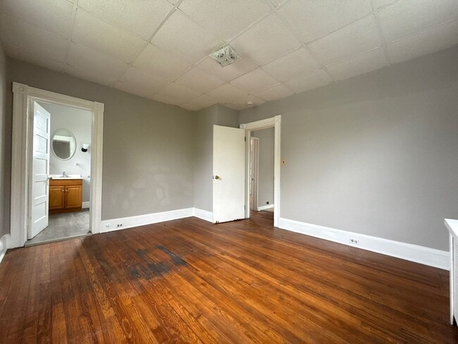 Building Photo - 2604 Hamilton Ave