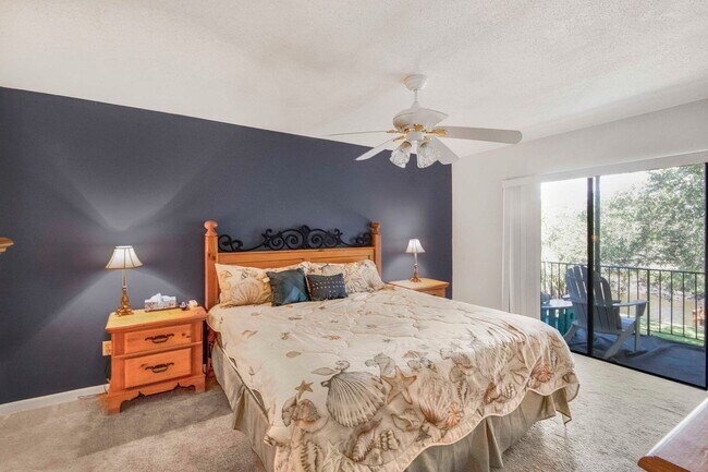Building Photo - 11316 W Bayshore Dr
