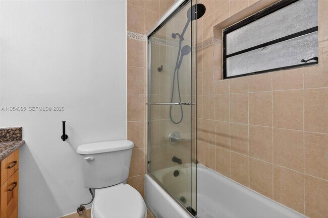 Building Photo - 1632 SW 19th Ter