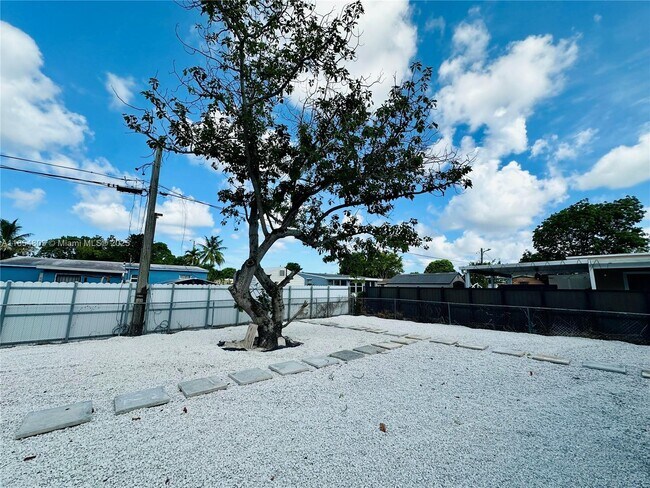 Building Photo - 12225 NW 17th Pl