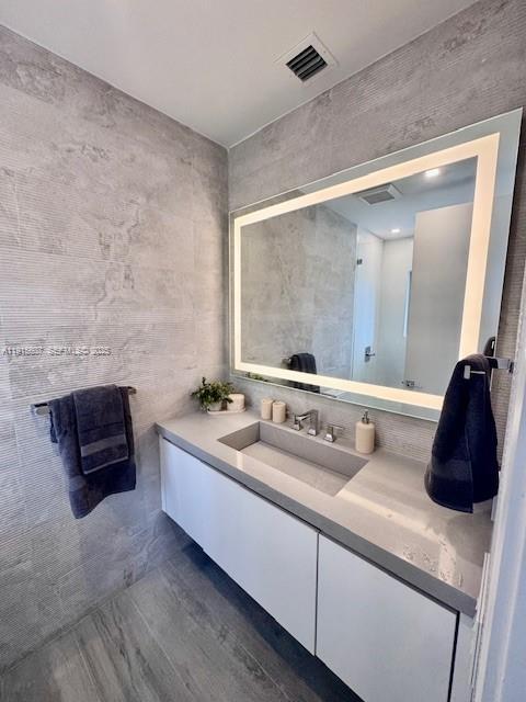 Building Photo - 3604 Day Ave