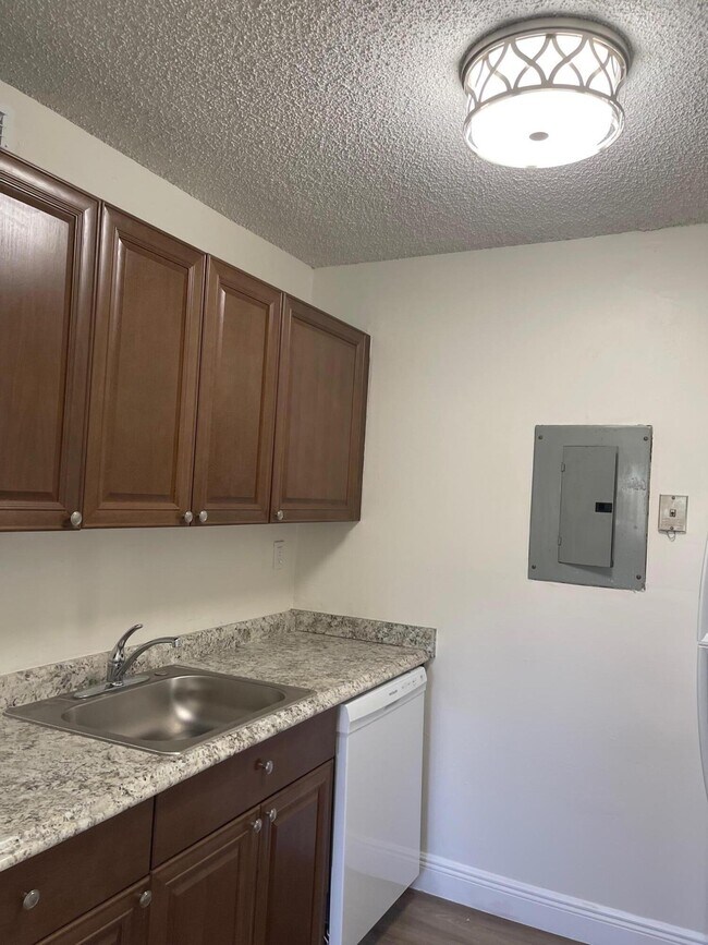 Building Photo - 1089 Benoist Farms Rd