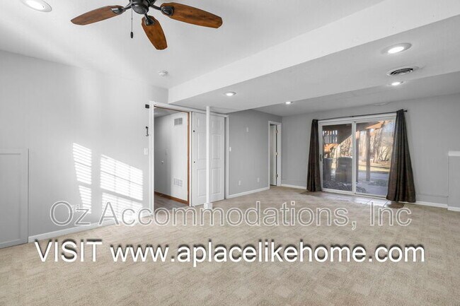 Building Photo - 313 S Darrowby Dr