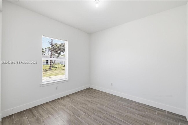 Building Photo - 195 Rotonda Blvd W