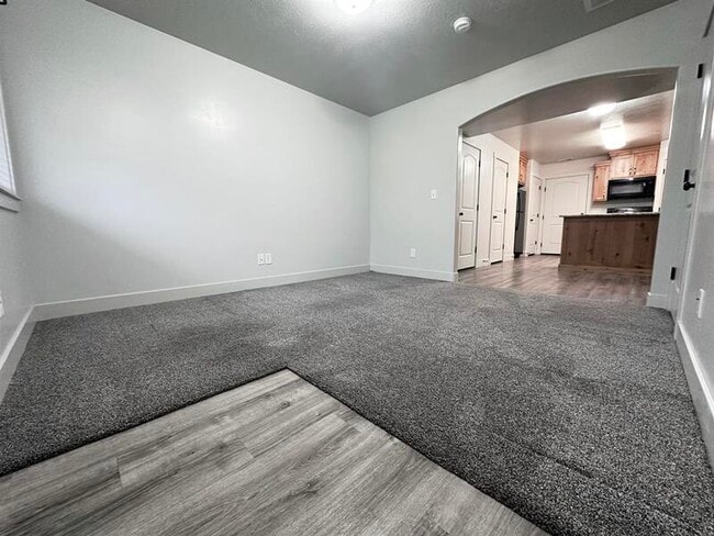 Building Photo - 483 N 2650 W