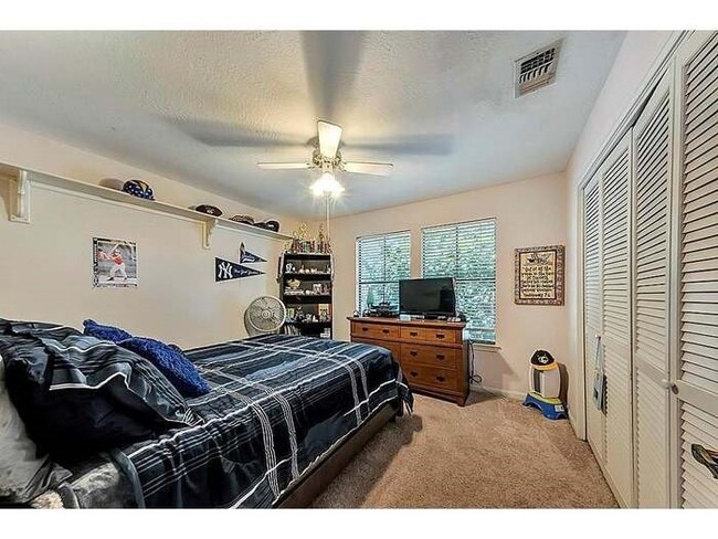 Building Photo - 2442 Hodges Bend Cir