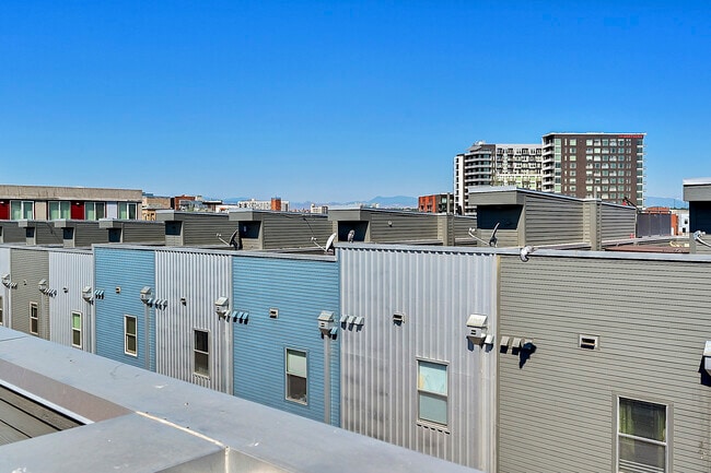 Building Photo - 2680 Blake St
