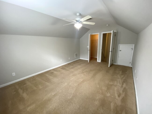 Building Photo - 406 Arbor Oaks Dr