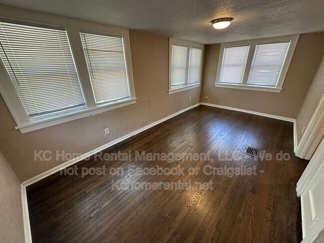 Building Photo - 6838 The Paseo