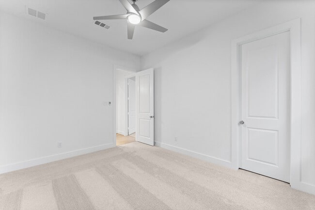 Building Photo - 26915 Longwood Ledge Ln