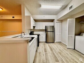 Building Photo - 6968 SW 39th St