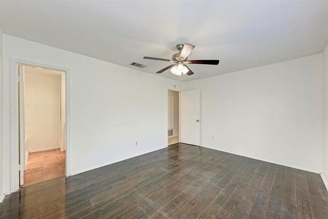 Building Photo - 8610 Croydon Loop