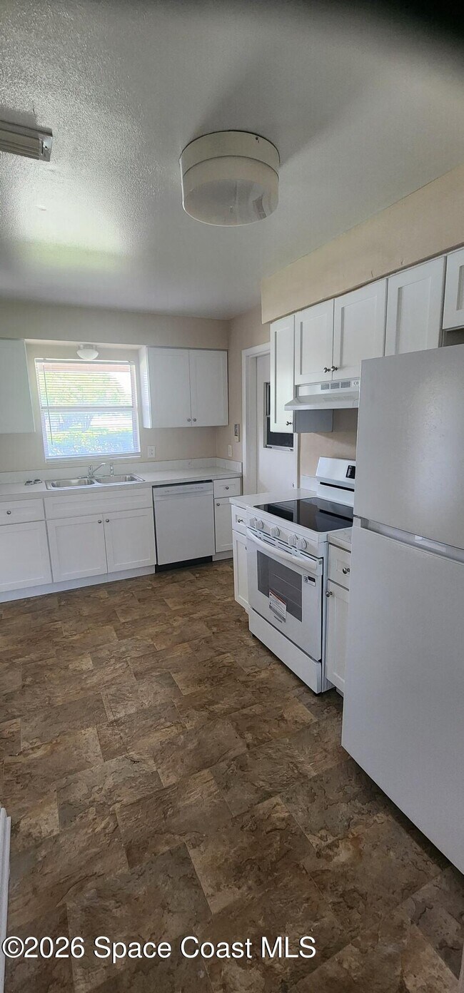 Building Photo - 1003 Coronado Dr