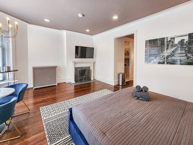 Building Photo - 68 E Cedar St