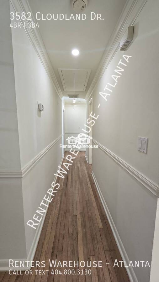 Building Photo - 3582 Cloudland Dr