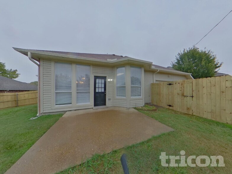 Building Photo - 6910 Montego Dr