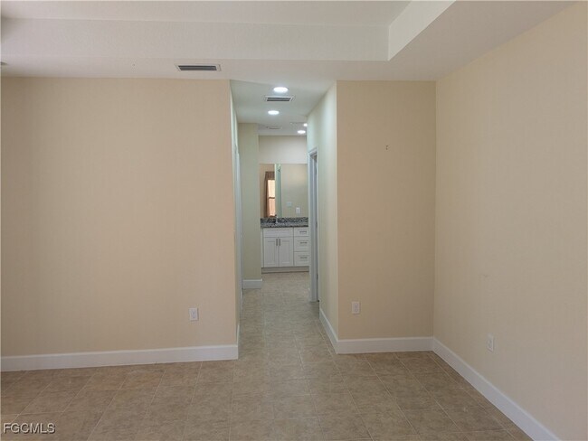 Building Photo - 1034 Chauncey Ave