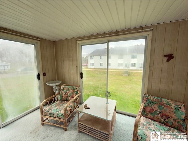 Building Photo - 32 Maple St