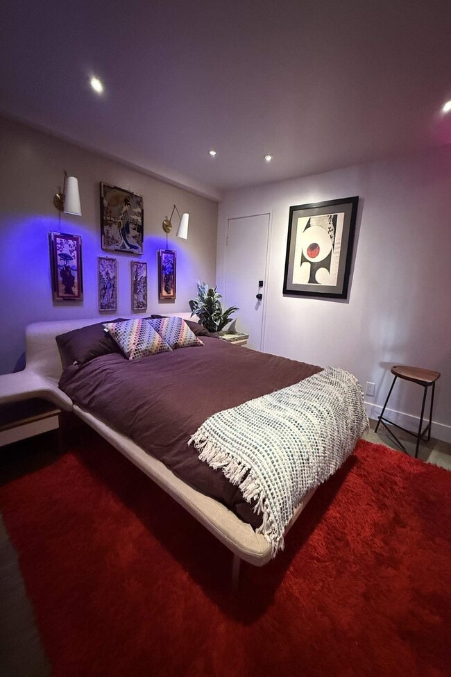 Building Photo - 2066 Glencoe Way