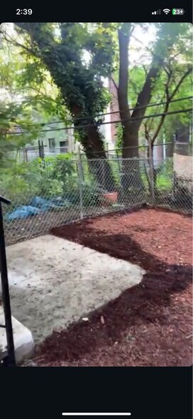 Building Photo - 5953 Chester Ave