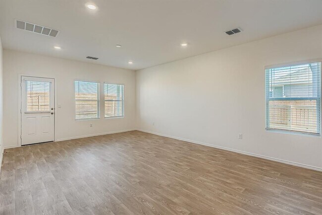 Building Photo - 12112 Douglas Fir Cir