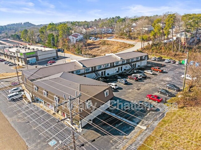 Building Photo - 5519 HIGHWAY 153 APT I