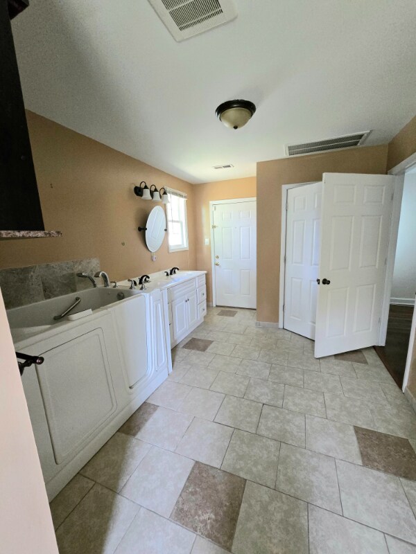 Building Photo - 3316 E Princeton Rd