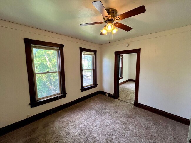 Building Photo - 1202 Prospect Ave
