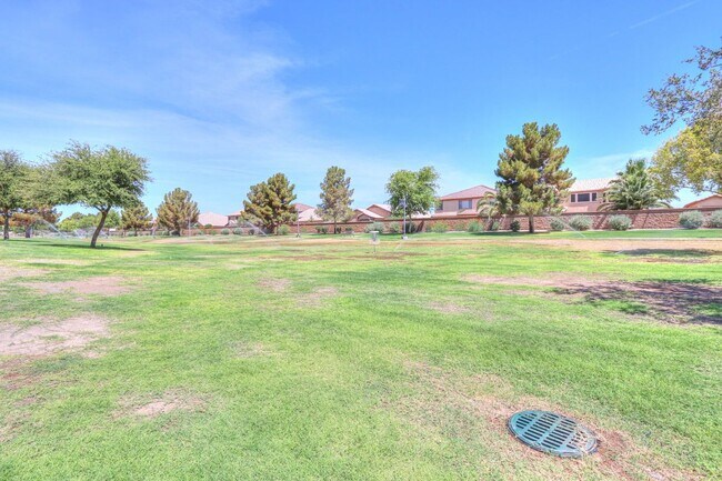 Building Photo - 45542 W Guilder Ave