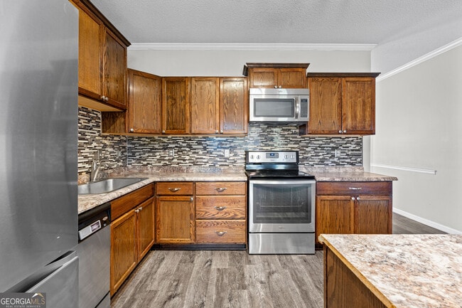 Building Photo - 255 Woodstream Dr