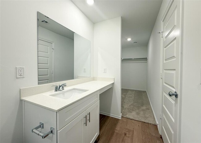Building Photo - 16208 Lovers Ln