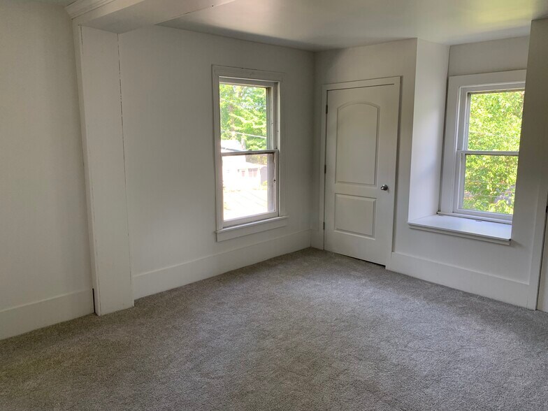 Building Photo - 62 E Church St