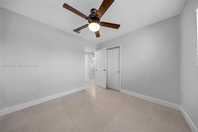 Building Photo - 8801 SW 17th St