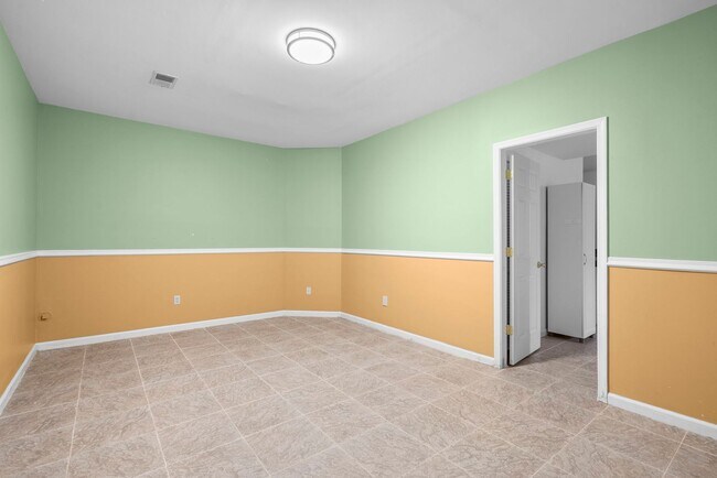 Building Photo - 13111 Venetian Rd