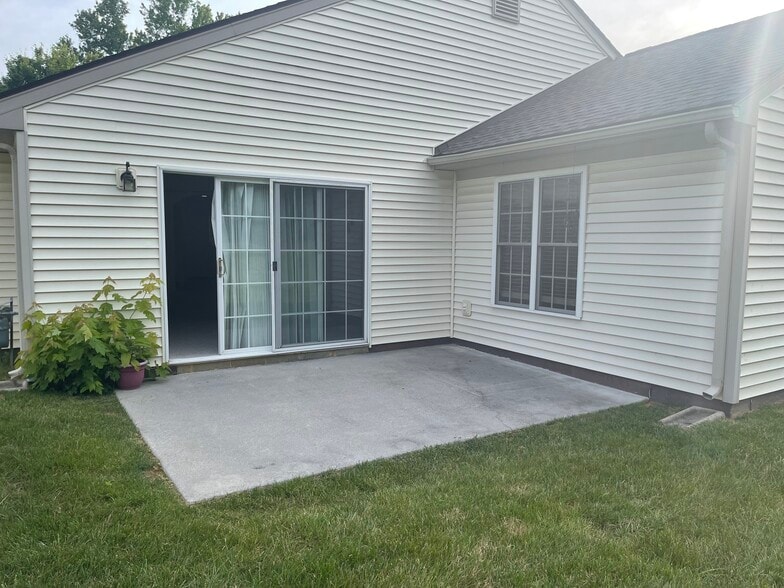 Porch - 4505 Colonial Place Dr