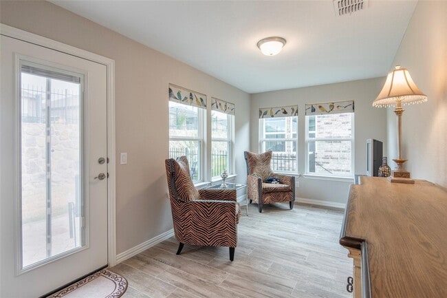 Building Photo - 7633 Rampart Dr