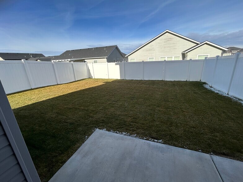 Building Photo - 1008 Frank Henry Rd