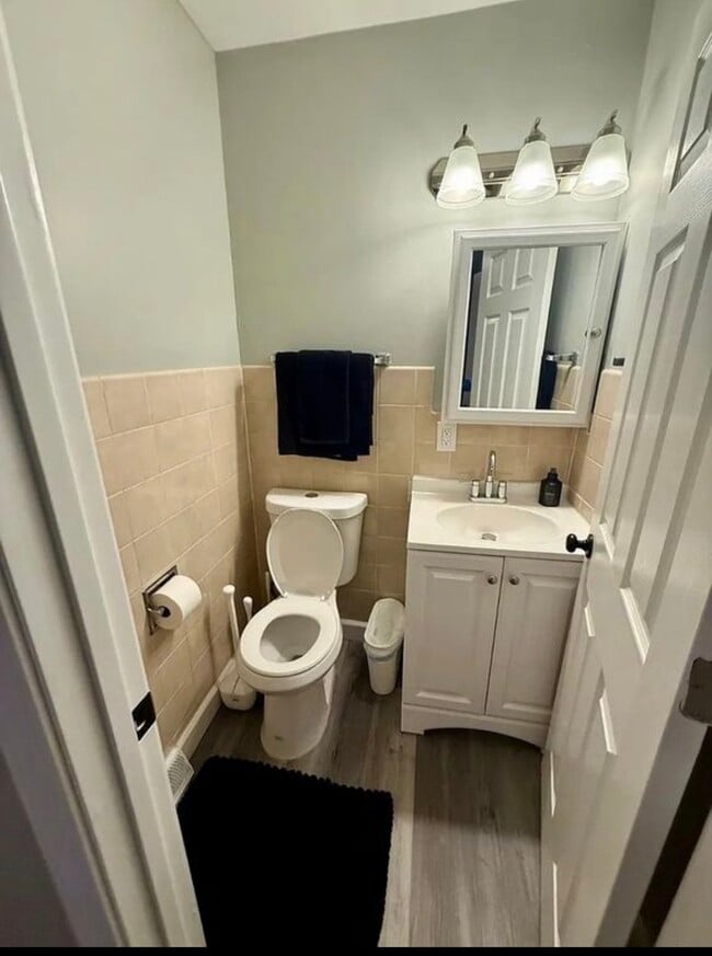 Building Photo - 436 Springhill Dr