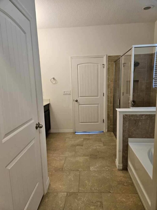 Building Photo - Coming soon!!! BEAUTIFUL 4 BEDROOM 3 BATH ...